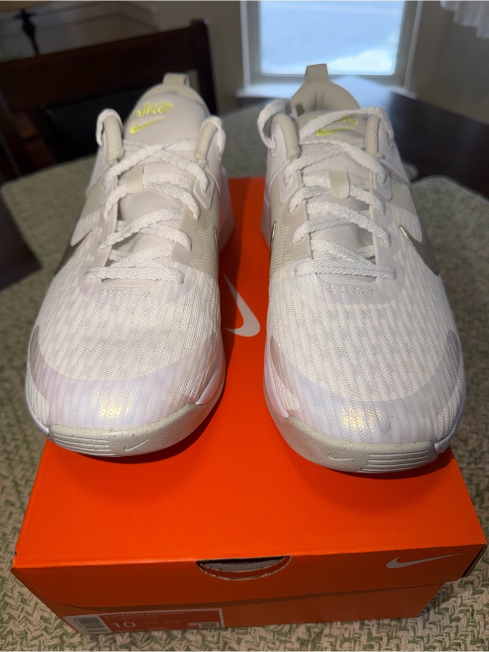 Nike women’s Zoom Bella 6 PRM White & Gold Low-Top Trainer size 10 new!! - Picture 5 of 11